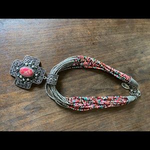 Gorgeous Chunky Western Crosd Necklace